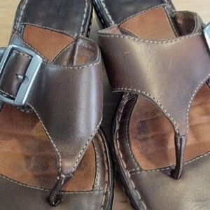 Born Brown Buckled Thong Sandals Size 8